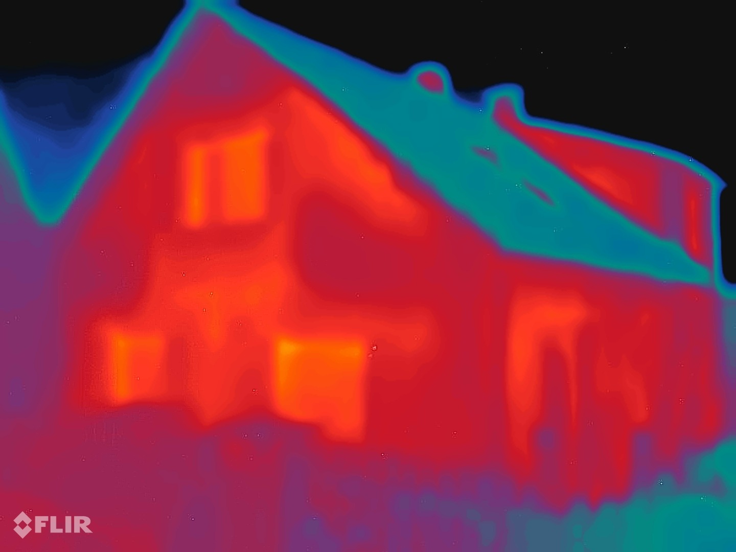 Warmtebeeld van de gevel voor het aanbrengen van de coating